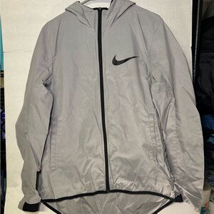 Nike Shield Basketball Gray Hooded Windbreaker Jacket Full Zip Men’s Small